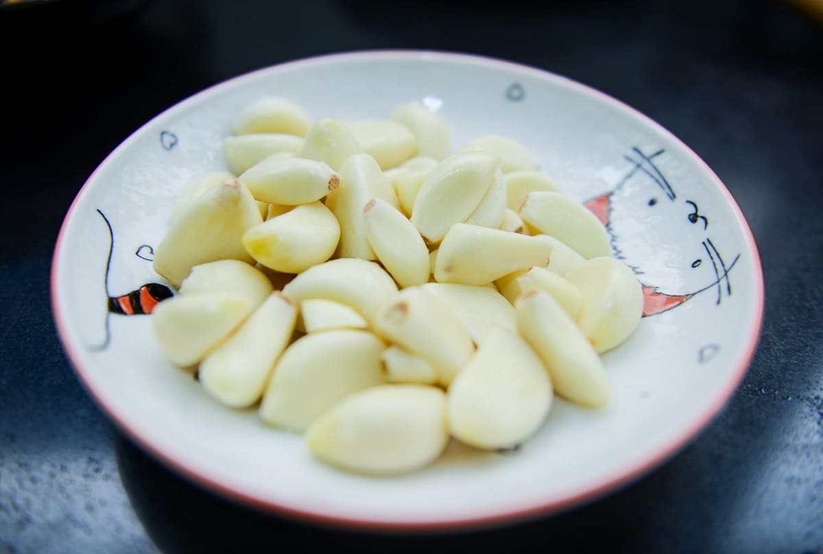 Why We should eat Garlic Every Morning on empty stomach?