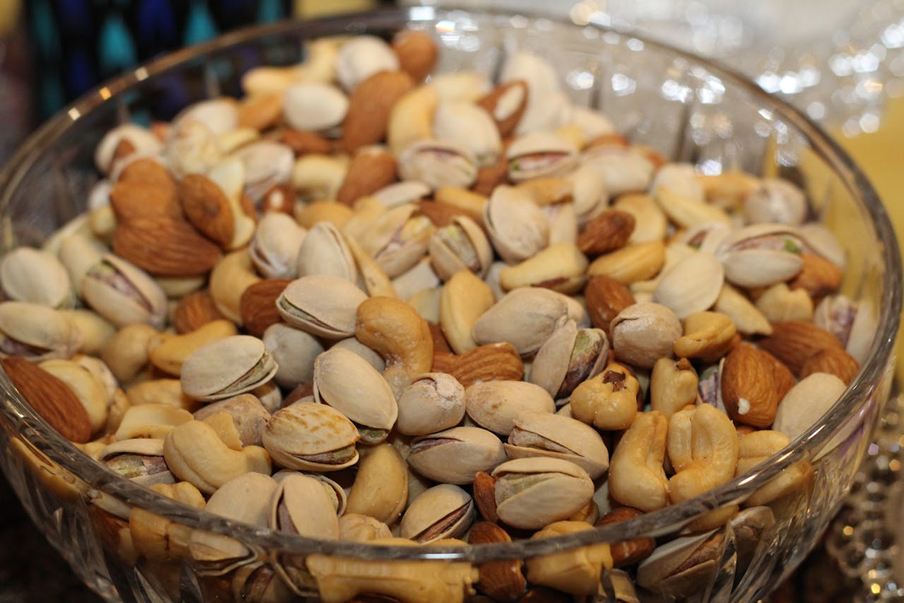 5 Popular Dry Fruits and The Right Way to Eat Them