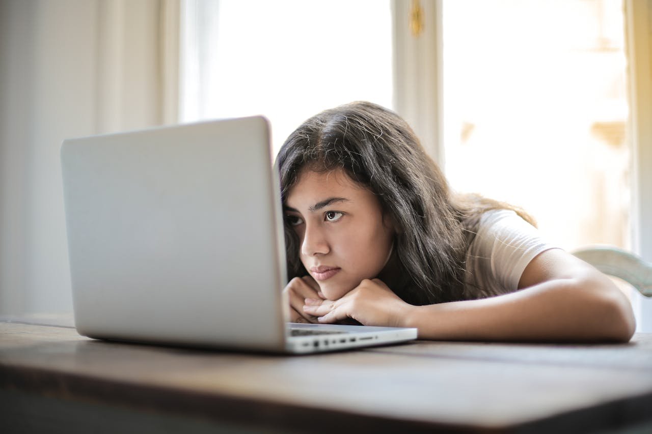 What to Do When You’re Alone at Home and Bored (For Teens)