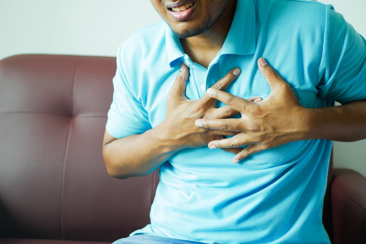 Heart Attack Alone at Home? Emergency Steps That Could Save Your Life